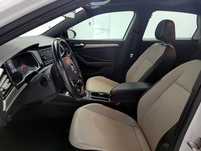 Photo of 2019 White Volkswagen Jetta