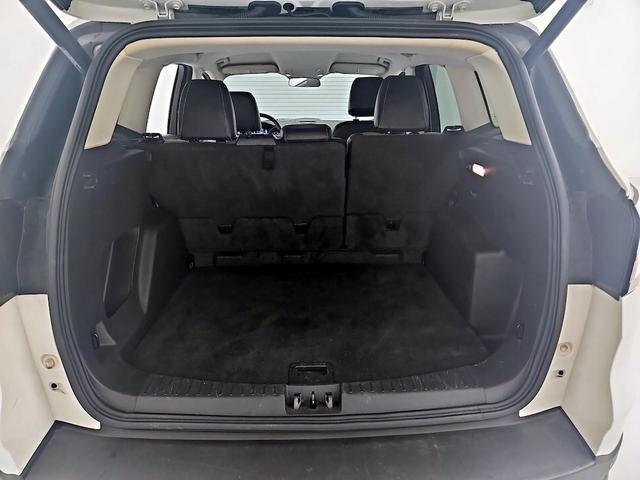 Photo of 2017 White Ford Escape
