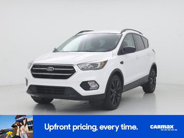 Photo of 2017 White Ford Escape