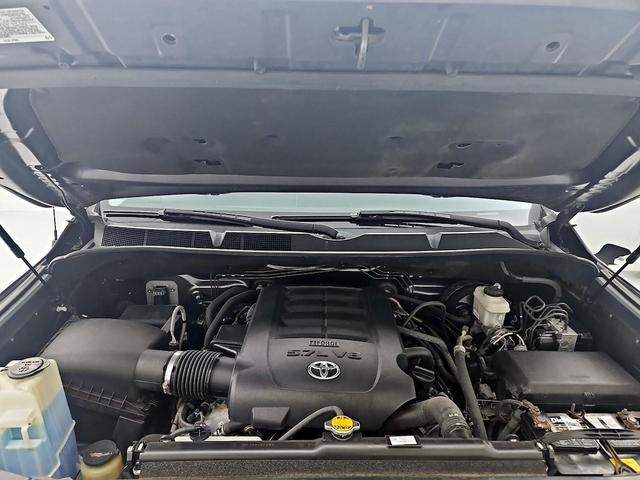 Photo of 2017 Gray Toyota Tundra