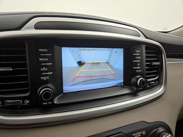 Photo of 2019 White Kia Sorento
