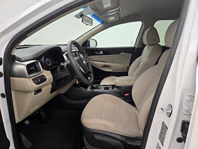 Photo of 2019 White Kia Sorento