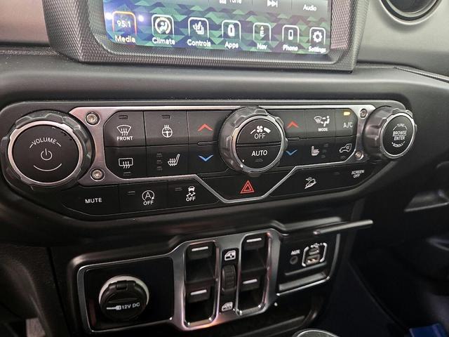 Photo of 2021 Gray Jeep Wrangler