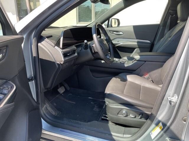 Photo of 2025 Silver Metallic Cadillac XT4