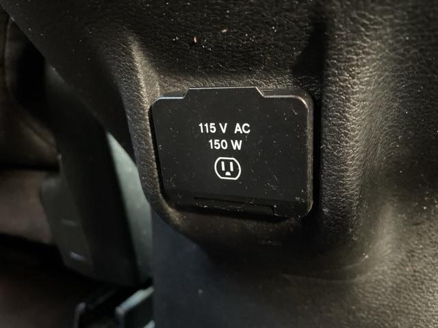 Photo of 2017 Diamond Black Jeep Cherokee