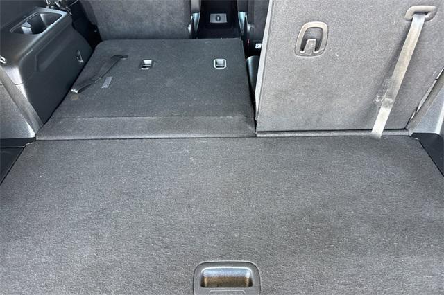 Photo of 2024 Glacial White Pearl Kia Telluride