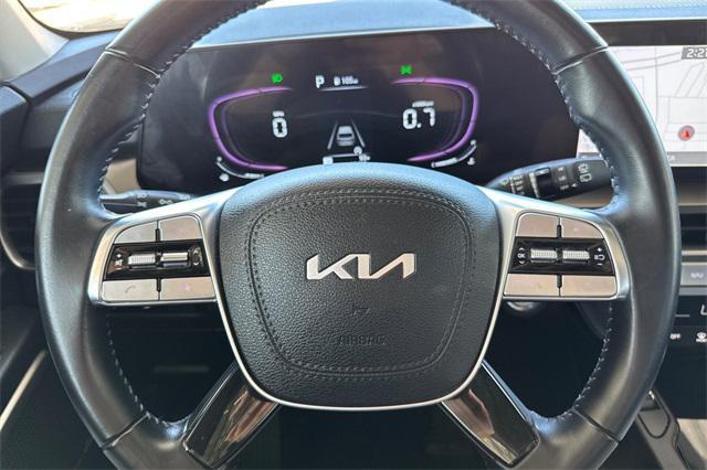 Photo of 2024 Glacial White Pearl Kia Telluride