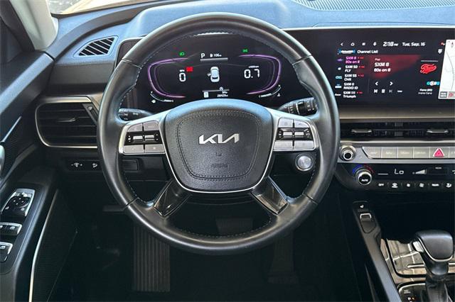 Photo of 2024 Glacial White Pearl Kia Telluride