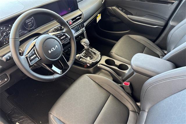 Photo of 2025 Fusion Black Kia Seltos