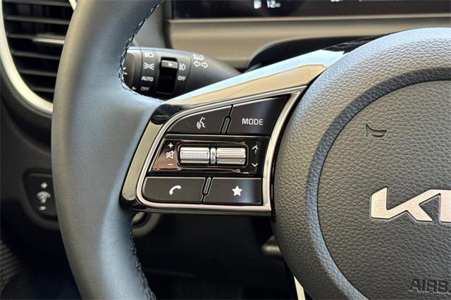 Photo of 2025 Fusion Black Kia Seltos