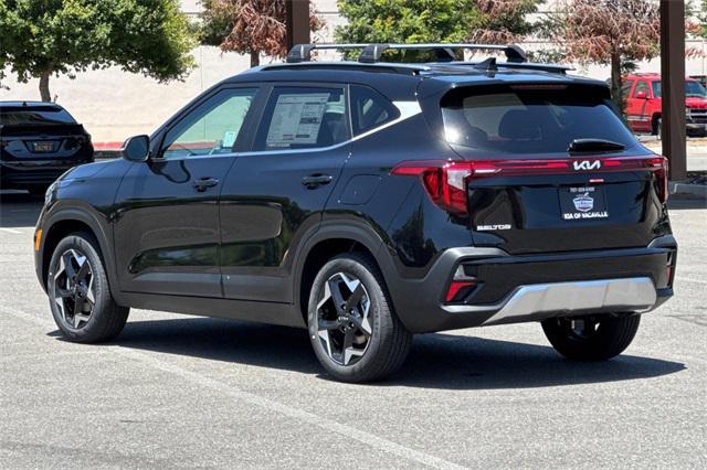 Photo of 2025 Fusion Black Kia Seltos