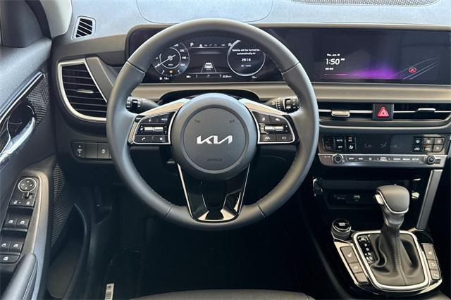 Photo of 2025 Fusion Black Kia Seltos
