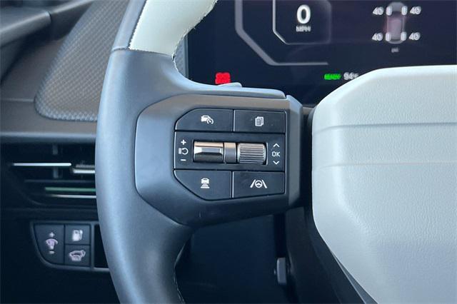 Photo of 2025 Glacier White Pearl Kia EV6
