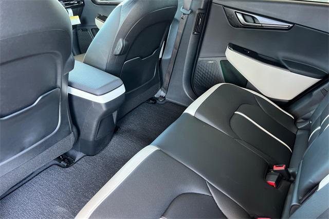 Photo of 2025 Glacier White Pearl Kia EV6