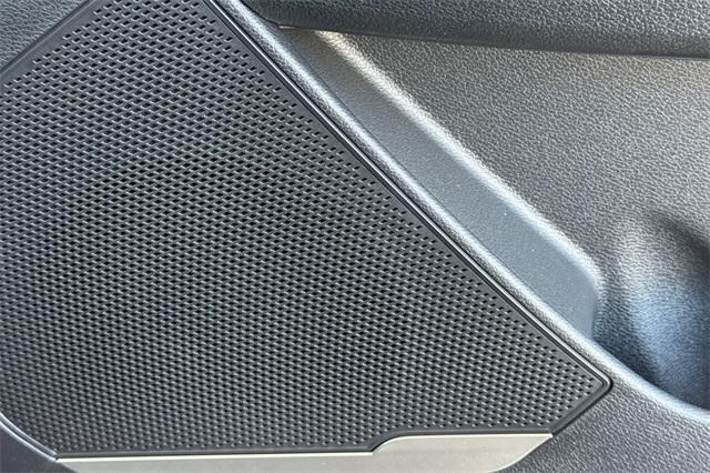 Photo of 2025 Fusion Black Kia Sportage Hybrid