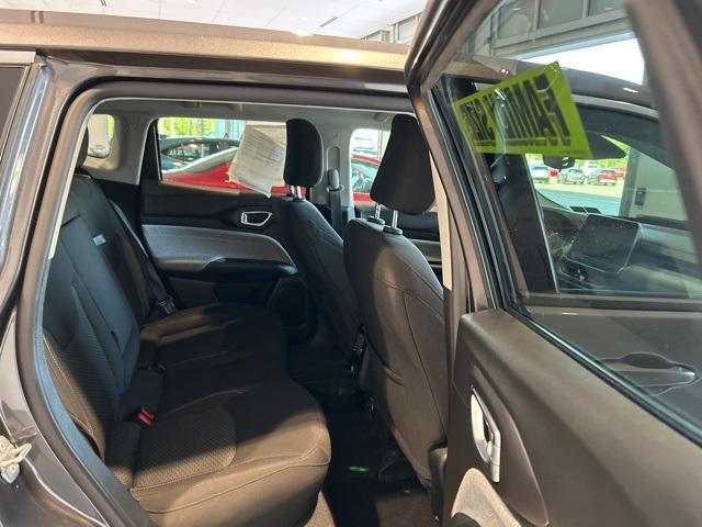 Photo of 2022 Granite Crystal Metallic Clearcoat Jeep Compass