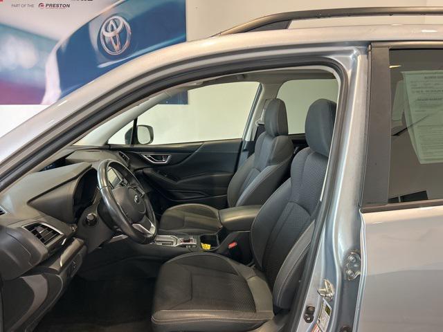 Photo of 2020 Ice Silver Metallic Subaru Forester