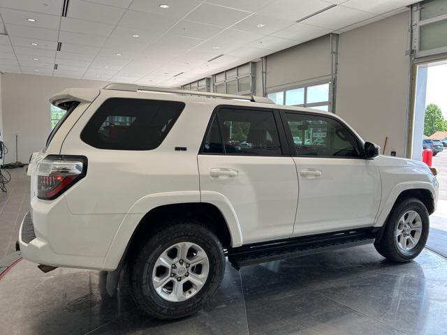 Photo of 2014 Super White Toyota 4Runner