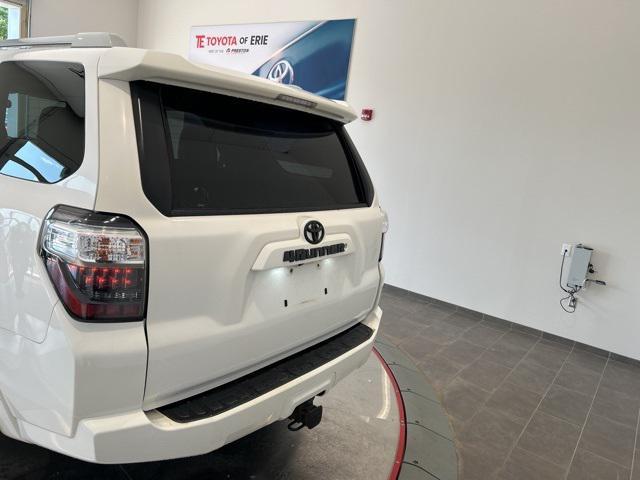 Photo of 2014 Super White Toyota 4Runner