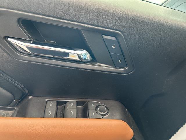 Photo of 2024 Summit White GMC Canyon