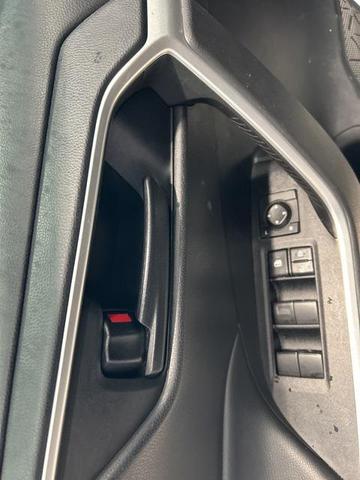 Photo of 2022 White Toyota RAV4