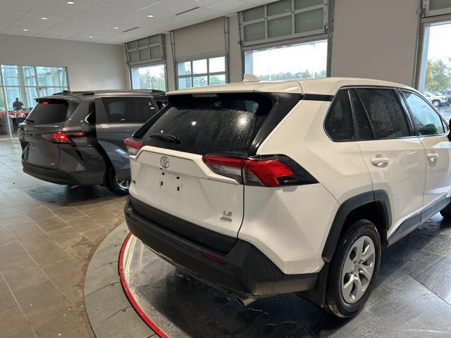 Photo of 2022 White Toyota RAV4