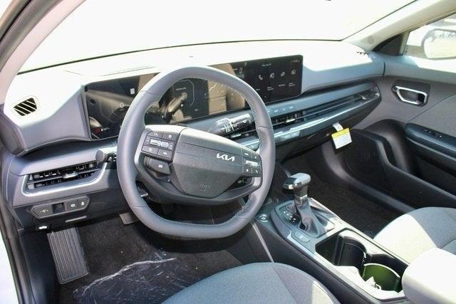 Photo of 2025 Snow White Pearl Kia K4