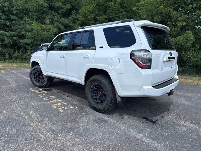 Photo of 2022 White Toyota 4Runner