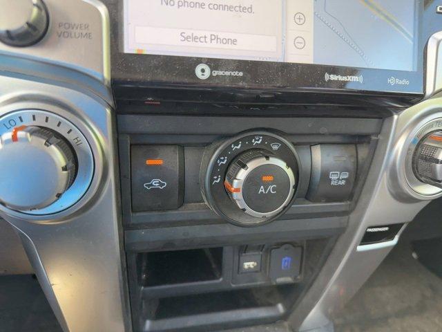 Photo of 2022 White Toyota 4Runner
