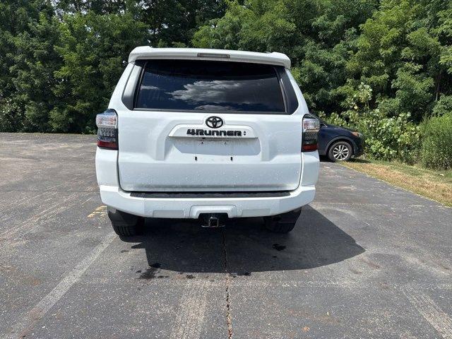 Photo of 2022 White Toyota 4Runner