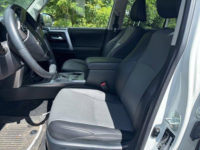 Photo of 2022 White Toyota 4Runner
