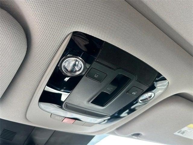 Photo of 2025 Everlasting Silver Kia Sorento