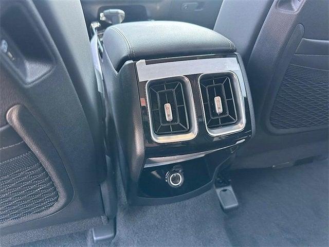 Photo of 2025 Everlasting Silver Kia Sorento