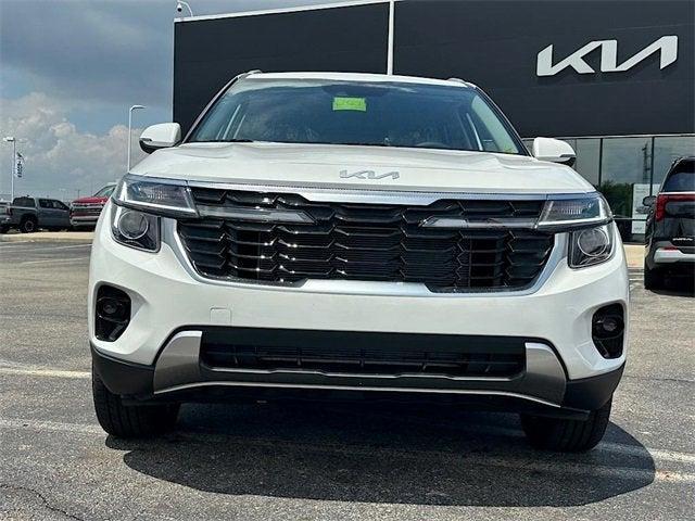 Photo of 2025 Snow White Pearl Kia Seltos