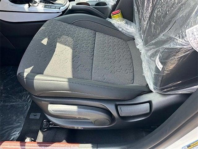 Photo of 2025 Snow White Pearl Kia Seltos