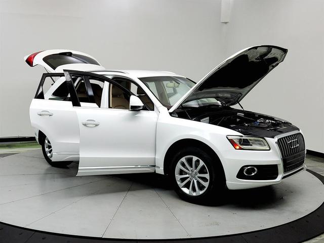 Photo of 2015 White Audi Q5