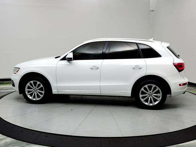 Photo of 2015 White Audi Q5