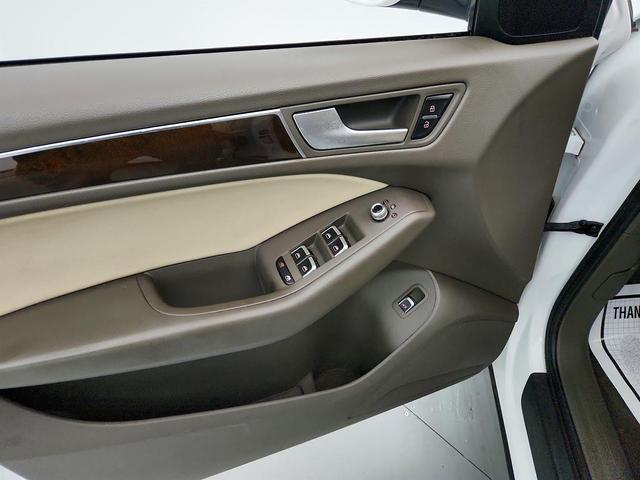 Photo of 2015 White Audi Q5