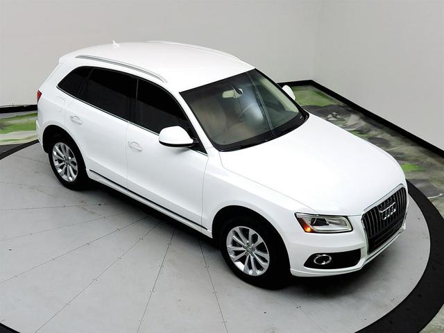 Photo of 2015 White Audi Q5