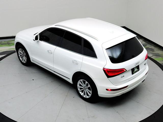 Photo of 2015 White Audi Q5