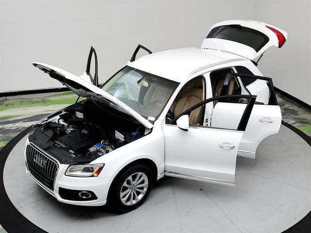 Photo of 2015 White Audi Q5