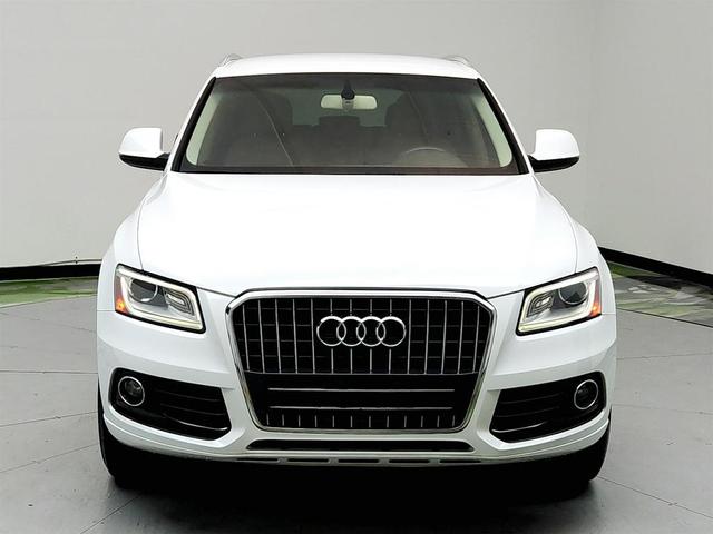 Photo of 2015 White Audi Q5