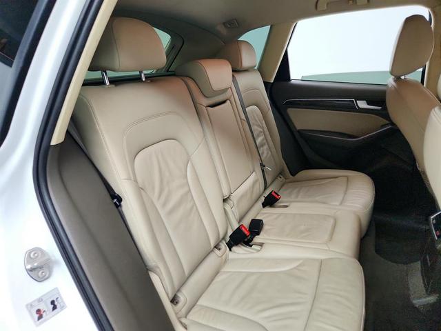 Photo of 2015 White Audi Q5