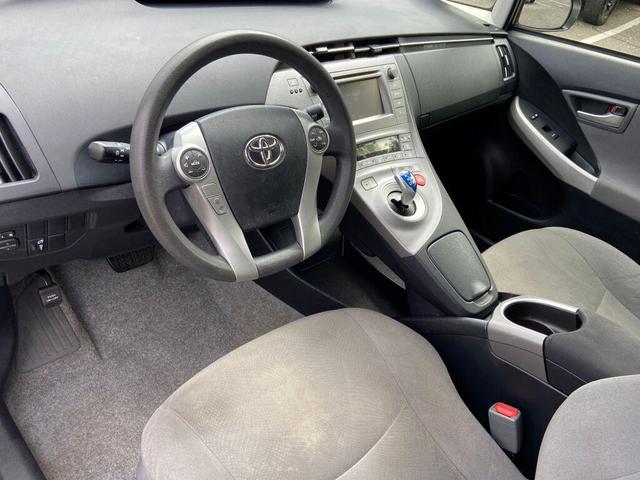 Photo of 2015 Classic Silver Metallic Toyota Prius