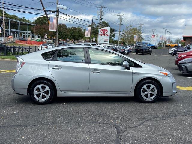Photo of 2015 Classic Silver Metallic Toyota Prius
