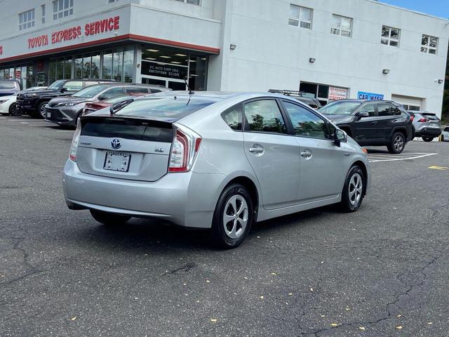 Photo of 2015 Classic Silver Metallic Toyota Prius
