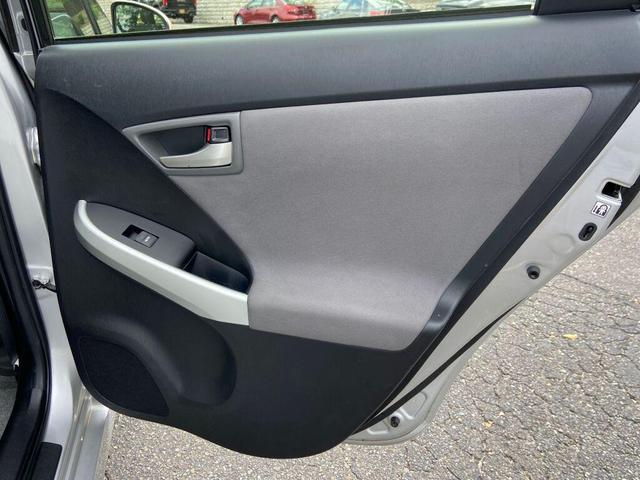 Photo of 2015 Classic Silver Metallic Toyota Prius