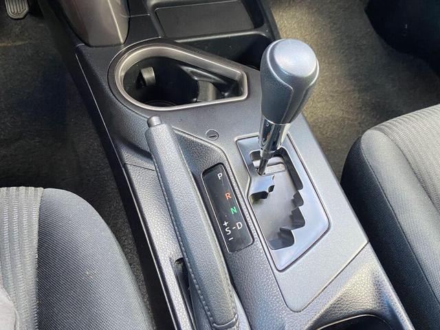 Photo of 2018 Super White Toyota RAV4