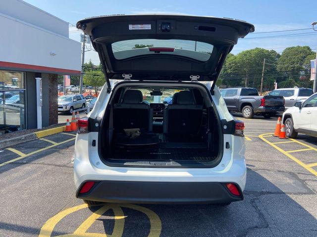 Photo of 2021 Blizzard Pearl Toyota Highlander