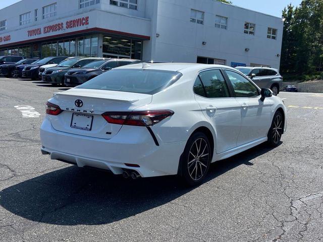 Photo of 2021 Super White Toyota Camry